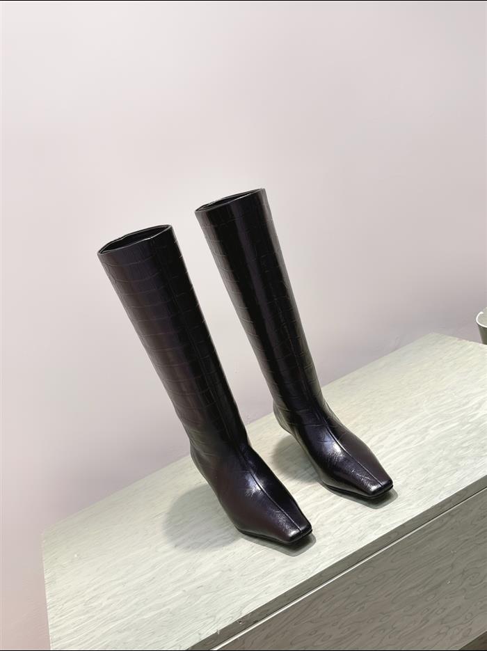 20251128174411120 460